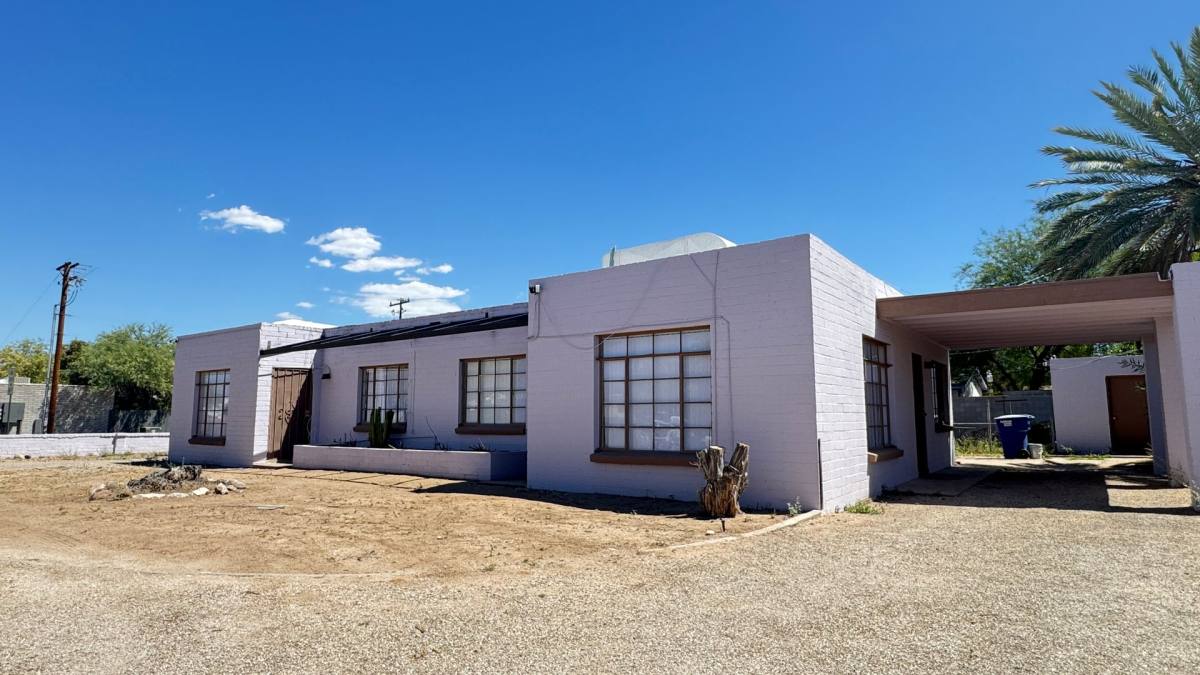 Apartment for rent at 1308 E Blacklidge Dr, Tucson, AZ 85719