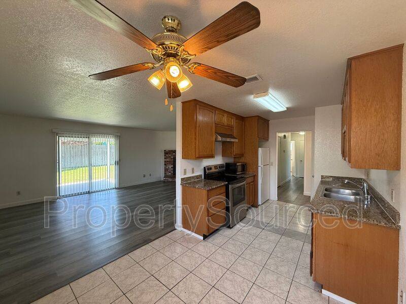 House for rent at 1462 Snyder St, Manteca, CA 95336