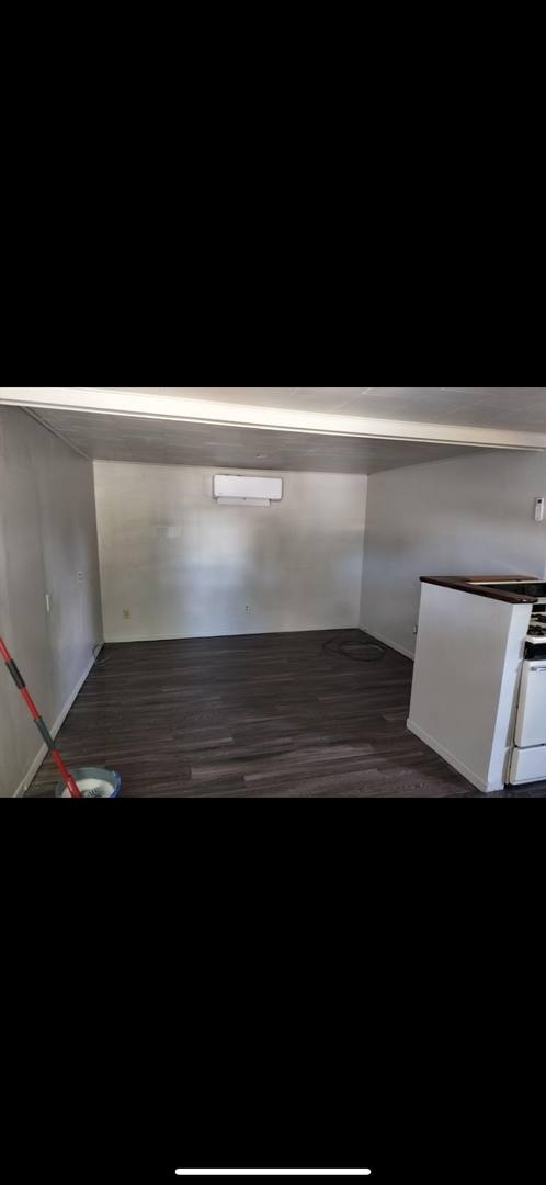 Apartment for rent at 906 Gilbert St, Ackley, IA 50601