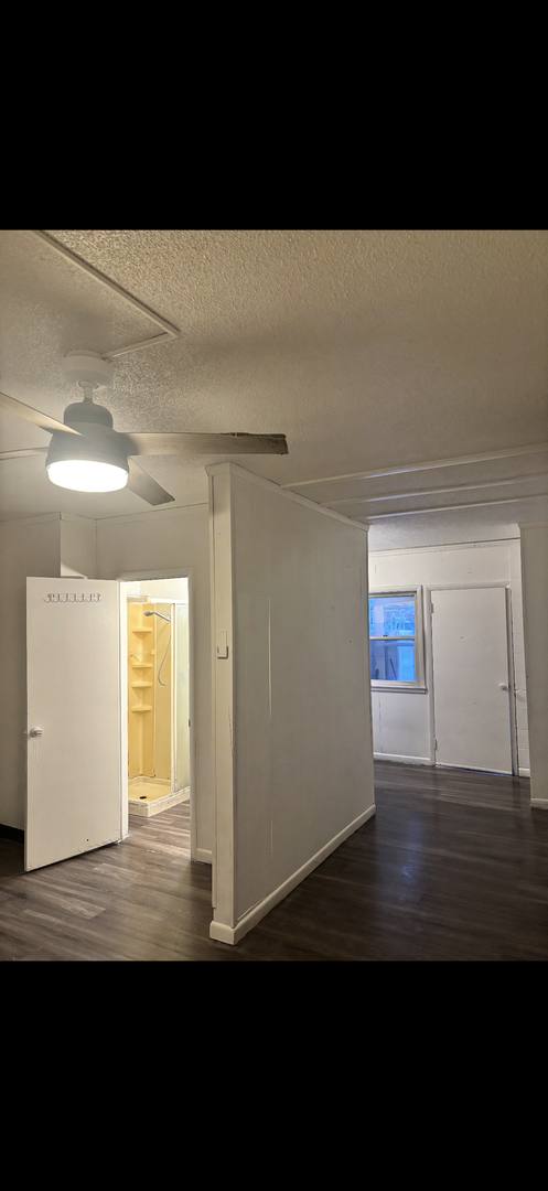 Apartment for rent at 906 Gilbert St, Ackley, IA 50601