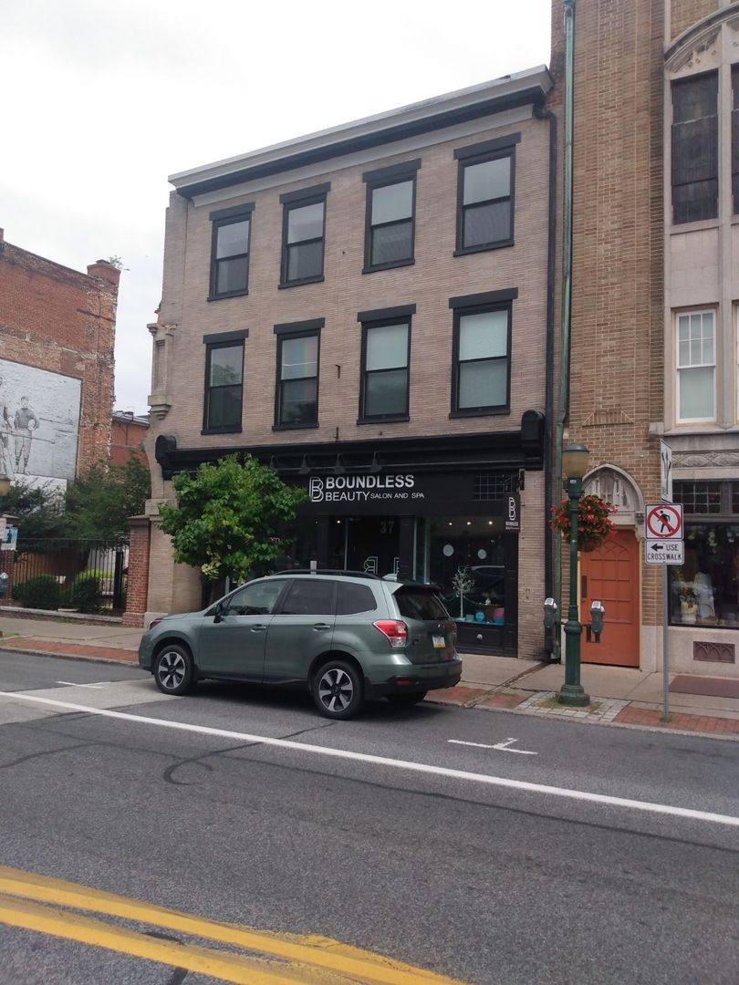 Apartment for rent at 37 W High St, Carlisle, PA 17013