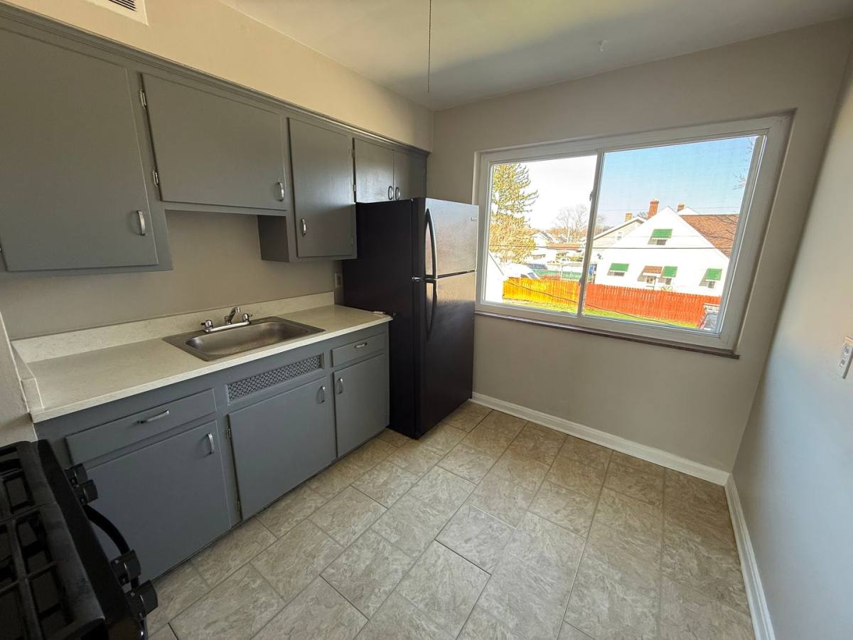 Apartment for rent at 4101 Ridge Rd, Cleveland, OH 44144