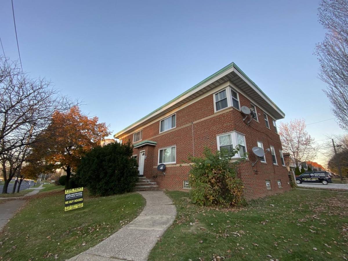 Apartment for rent at 4101 Ridge Rd, Cleveland, OH 44144