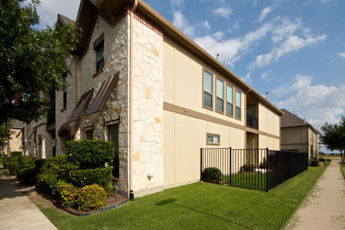 Townhouse for rent at 8709 Trolley Trail, McKinney, TX 75070