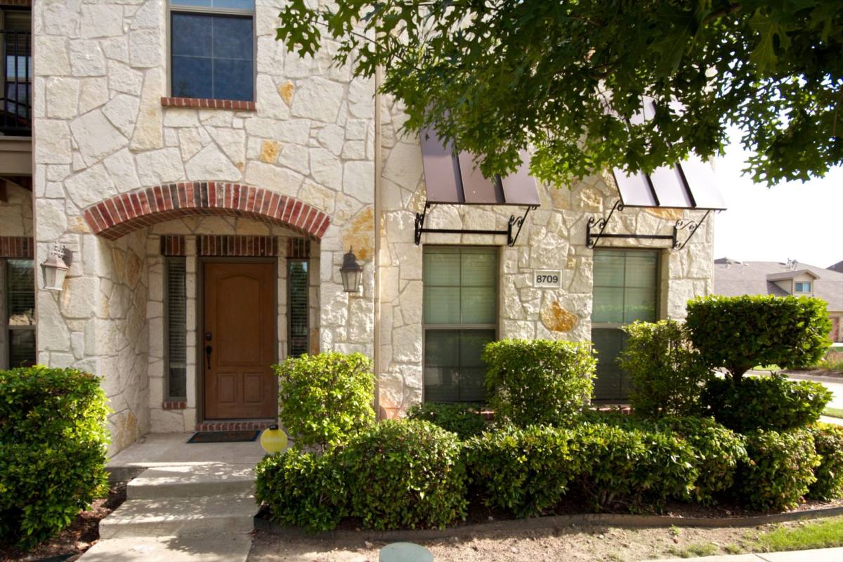 Townhouse for rent at 8709 Trolley Trail, McKinney, TX 75070