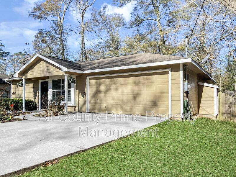 House for rent at 10825 Royal Magnolia Dr, Conroe, TX 77303