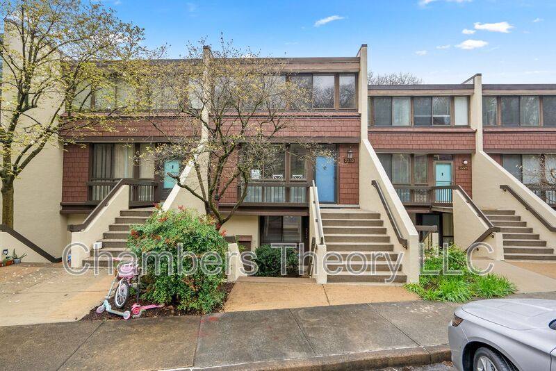 Townhouse for rent at 2232 S Randolph St #2, Arlington, VA 22204