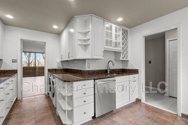 Townhouse for rent at 2232 S Randolph St #2, Arlington, VA 22204