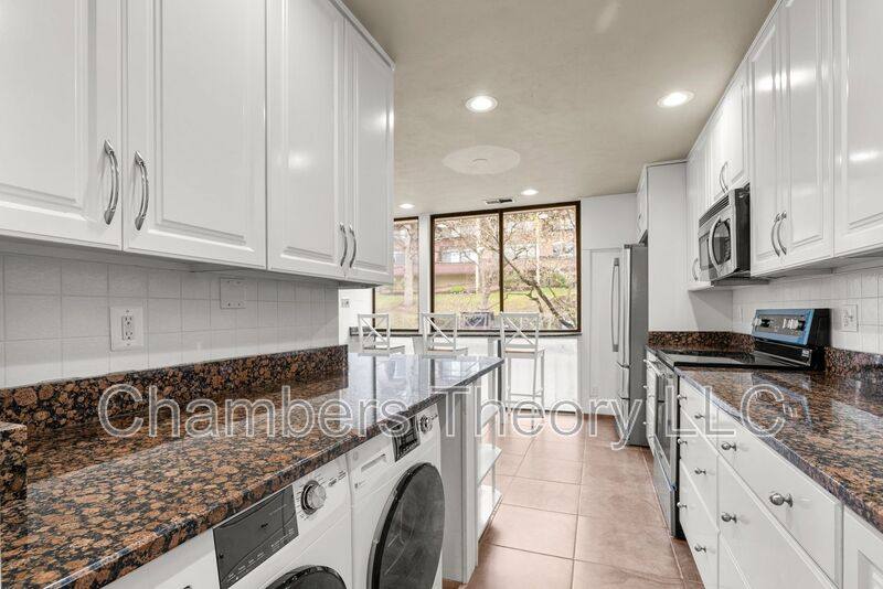 Townhouse for rent at 2232 S Randolph St #2, Arlington, VA 22204