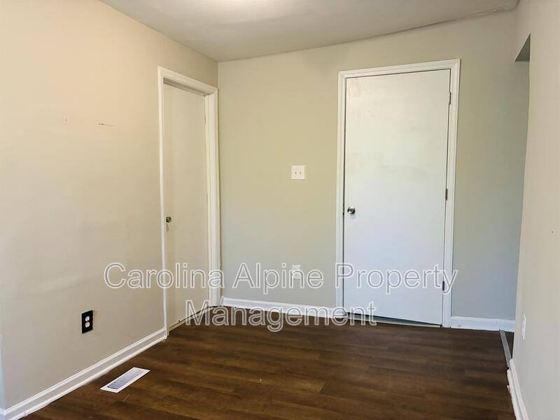 House for rent at 202 W Sullivan St, Gastonia, NC 28052