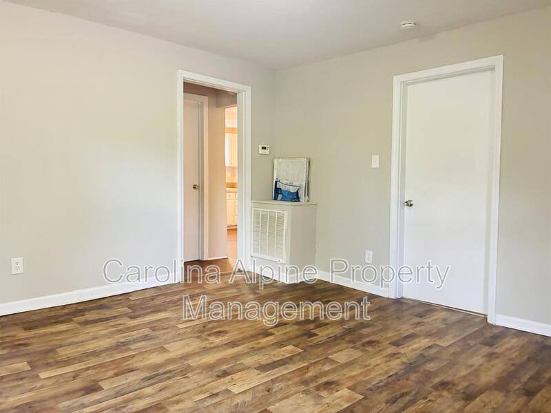 House for rent at 202 W Sullivan St, Gastonia, NC 28052