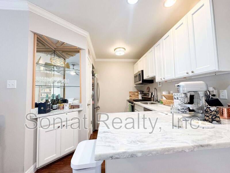 Condo for rent at 3101 St Charles Ave #7, New Orleans, LA 70115