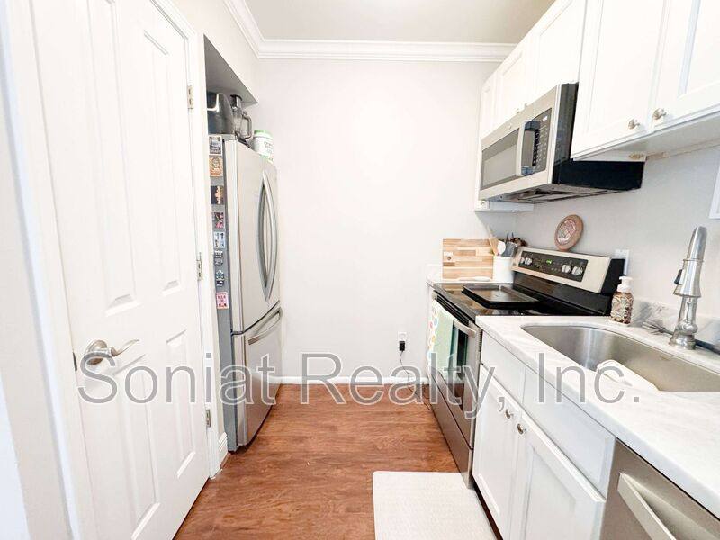 Condo for rent at 3101 St Charles Ave #7, New Orleans, LA 70115