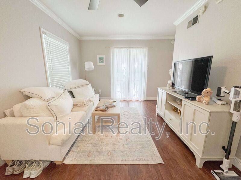 Condo for rent at 3101 St Charles Ave #7, New Orleans, LA 70115
