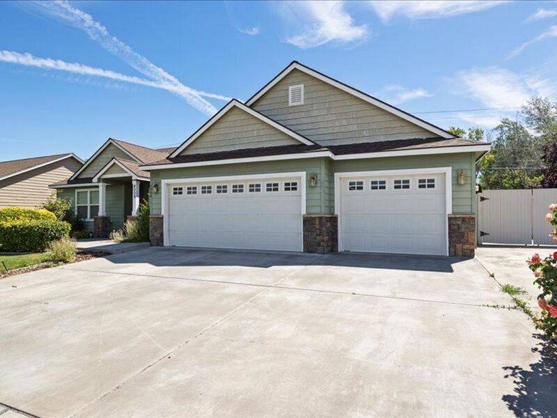 House for rent at 4009 S Palouse St, Kennewick, WA 99336