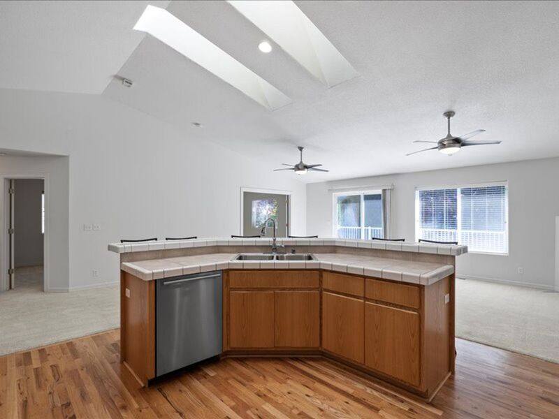 House for rent at 4009 S Palouse St, Kennewick, WA 99336