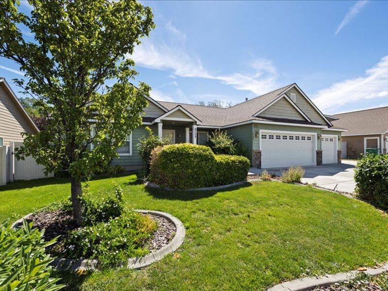 House for rent at 4009 S Palouse St, Kennewick, WA 99336