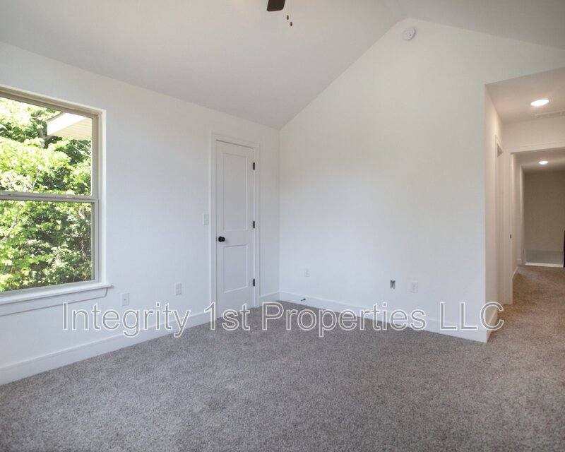 Townhouse for rent at 8831 N Helena Ave, Kansas City, MO 64154