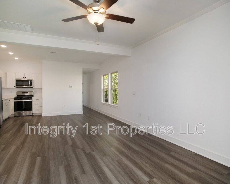 Townhouse for rent at 8831 N Helena Ave, Kansas City, MO 64154