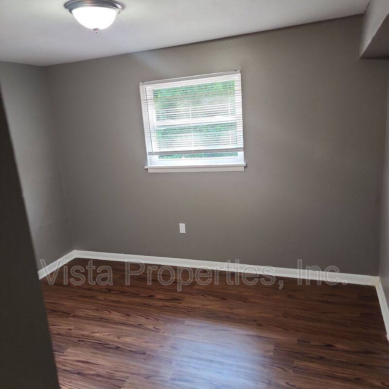 Apartment for rent at 3513 Georgetown Place #5, Louisville, KY 40215