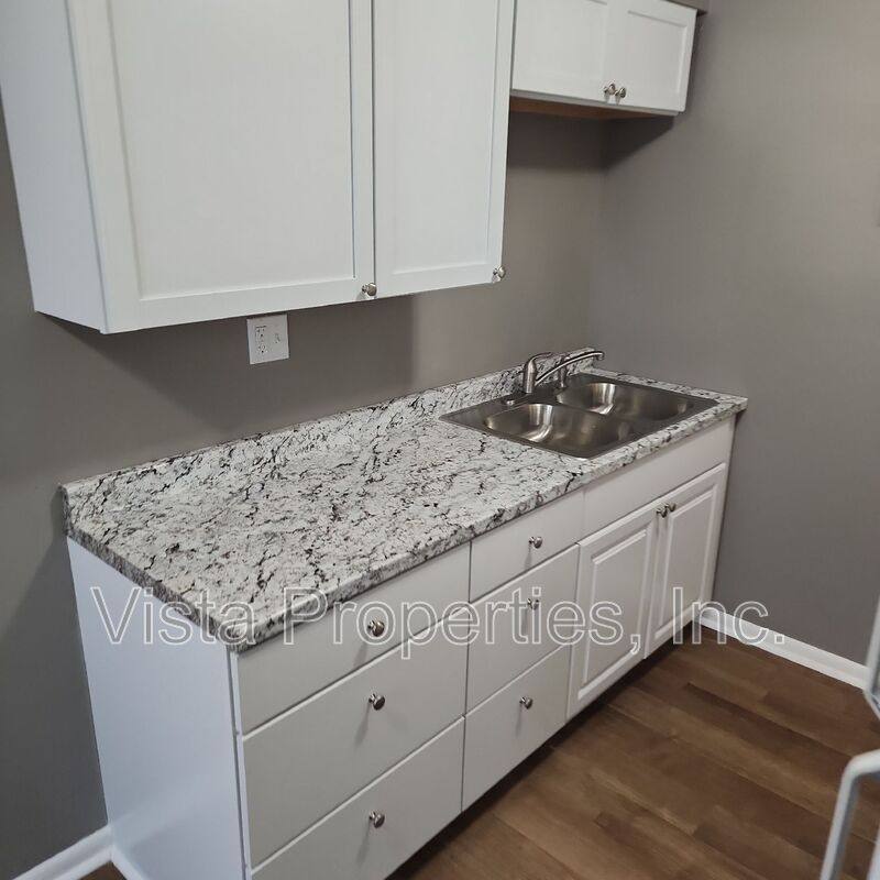 Apartment for rent at 3513 Georgetown Place #5, Louisville, KY 40215