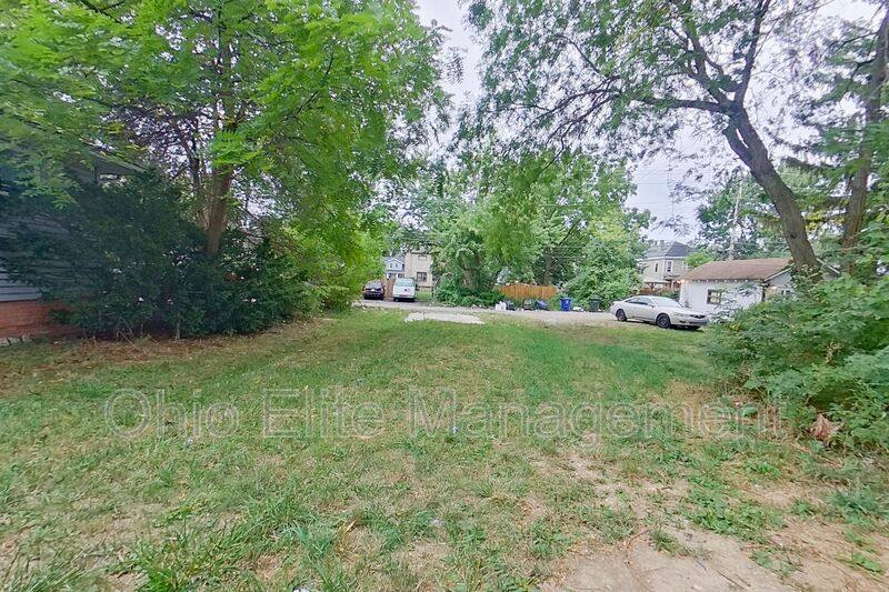 House for rent at 1695 E Weber Rd, Columbus, OH 43211