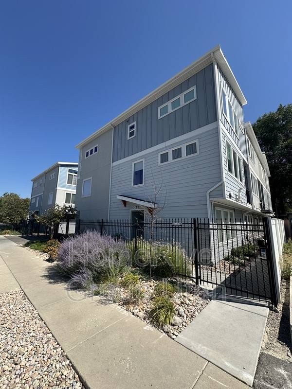 Townhouse for rent at 89 W Brooklyn Park Lane, Salt Lake City, UT 84115