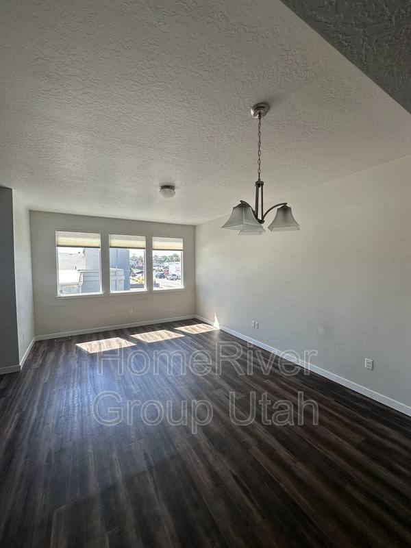 Townhouse for rent at 89 W Brooklyn Park Lane, Salt Lake City, UT 84115
