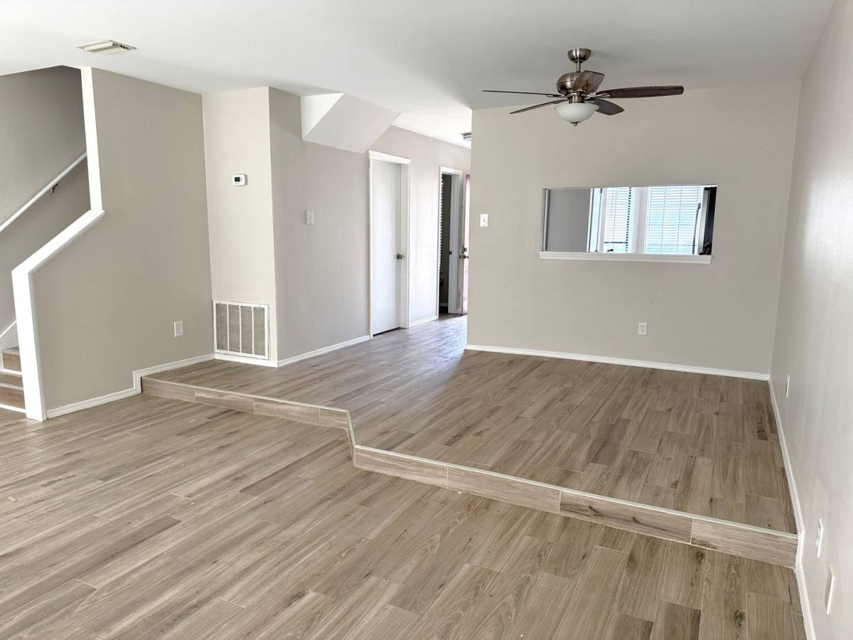 Townhouse for rent at 5900 Grelot Rd, Mobile, AL 36609