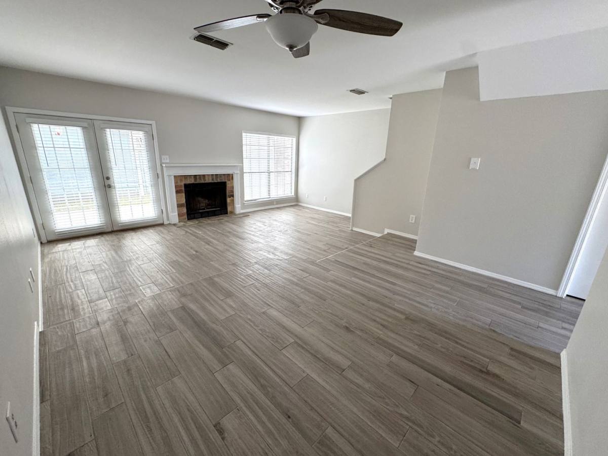 Townhouse for rent at 5900 Grelot Rd, Mobile, AL 36609