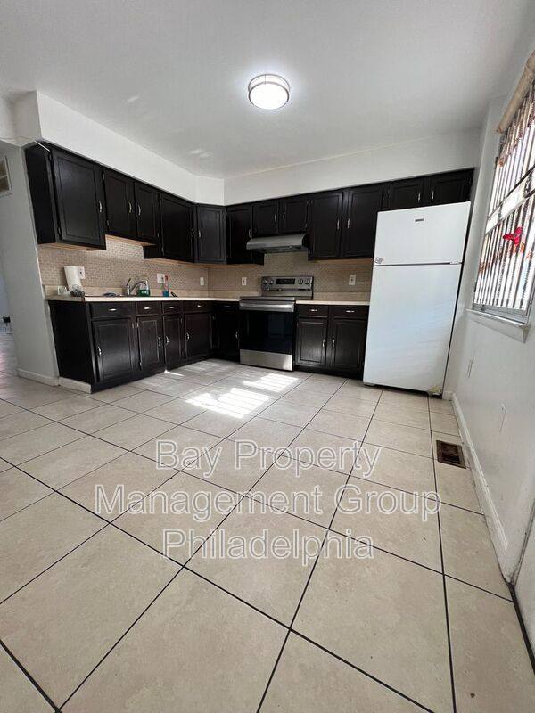 Townhouse for rent at 1610 W Diamond St, Philadelphia, PA 19121