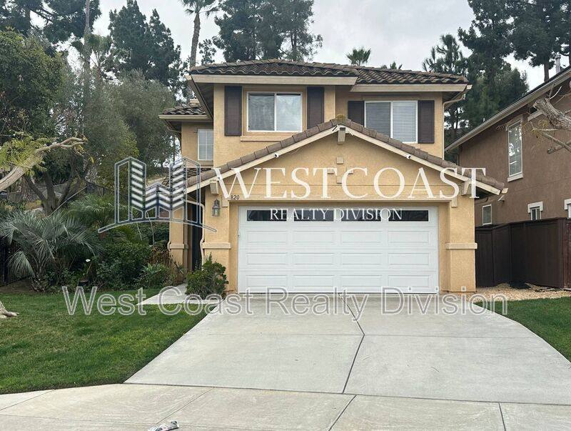 Townhouse for rent at 820 Silver Dr, Vista, CA 92083