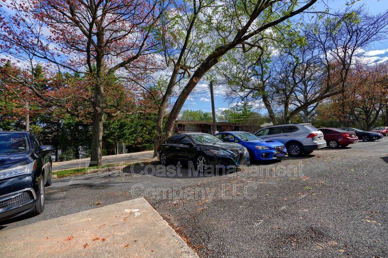 Apartment for rent at 117 Talbott St, Rockville, MD 20852