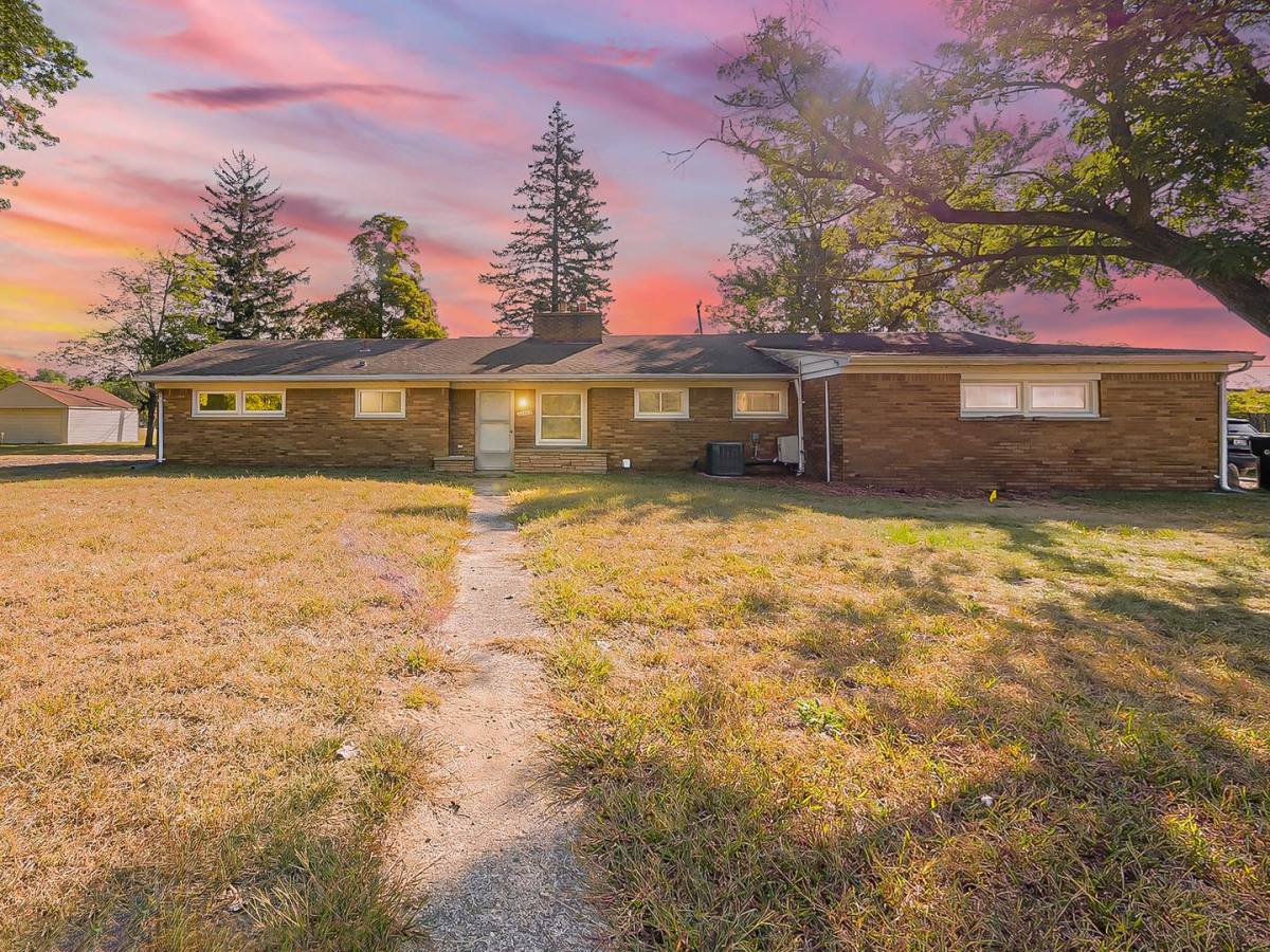 House for rent at 20862 Kenwood St, Farmington, MI 48336