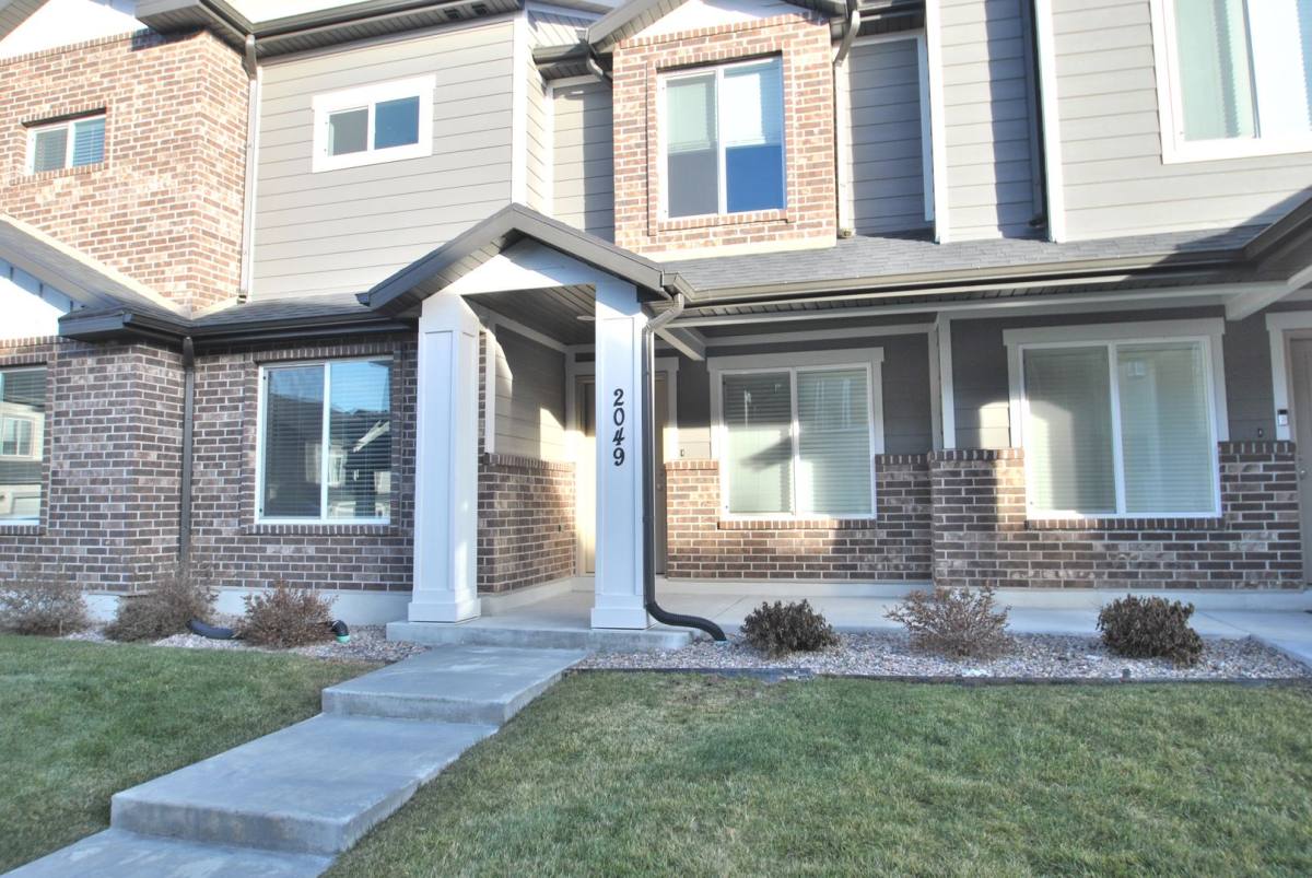 Townhouse for rent at 2049 N 380 E, Logan, UT 84341