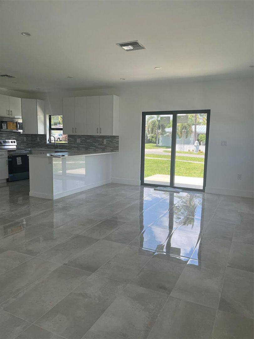House for rent at 2877 SE 1st Court, Boynton Beach, FL 33435
