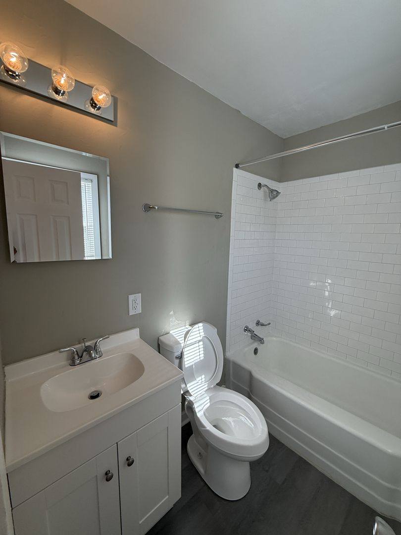 Apartment for rent at 1437 W Fourth St, Winston Salem, NC 27101