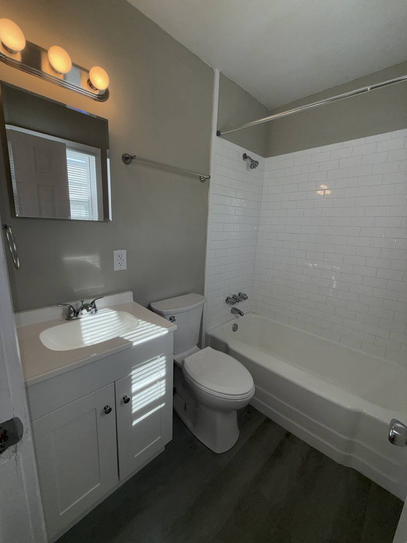 Apartment for rent at 1437 W Fourth St, Winston Salem, NC 27101