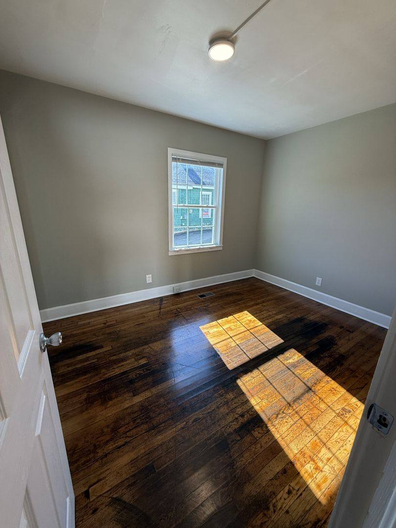 Apartment for rent at 1437 W Fourth St, Winston Salem, NC 27101