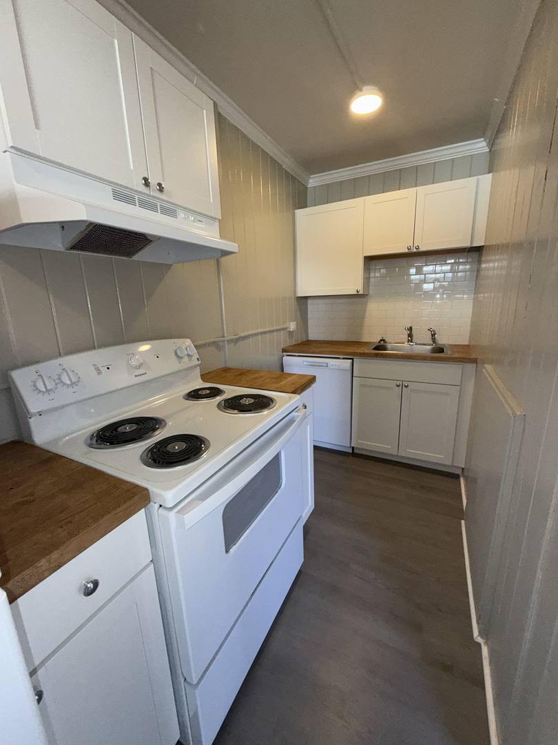 Apartment for rent at 1437 W Fourth St, Winston Salem, NC 27101
