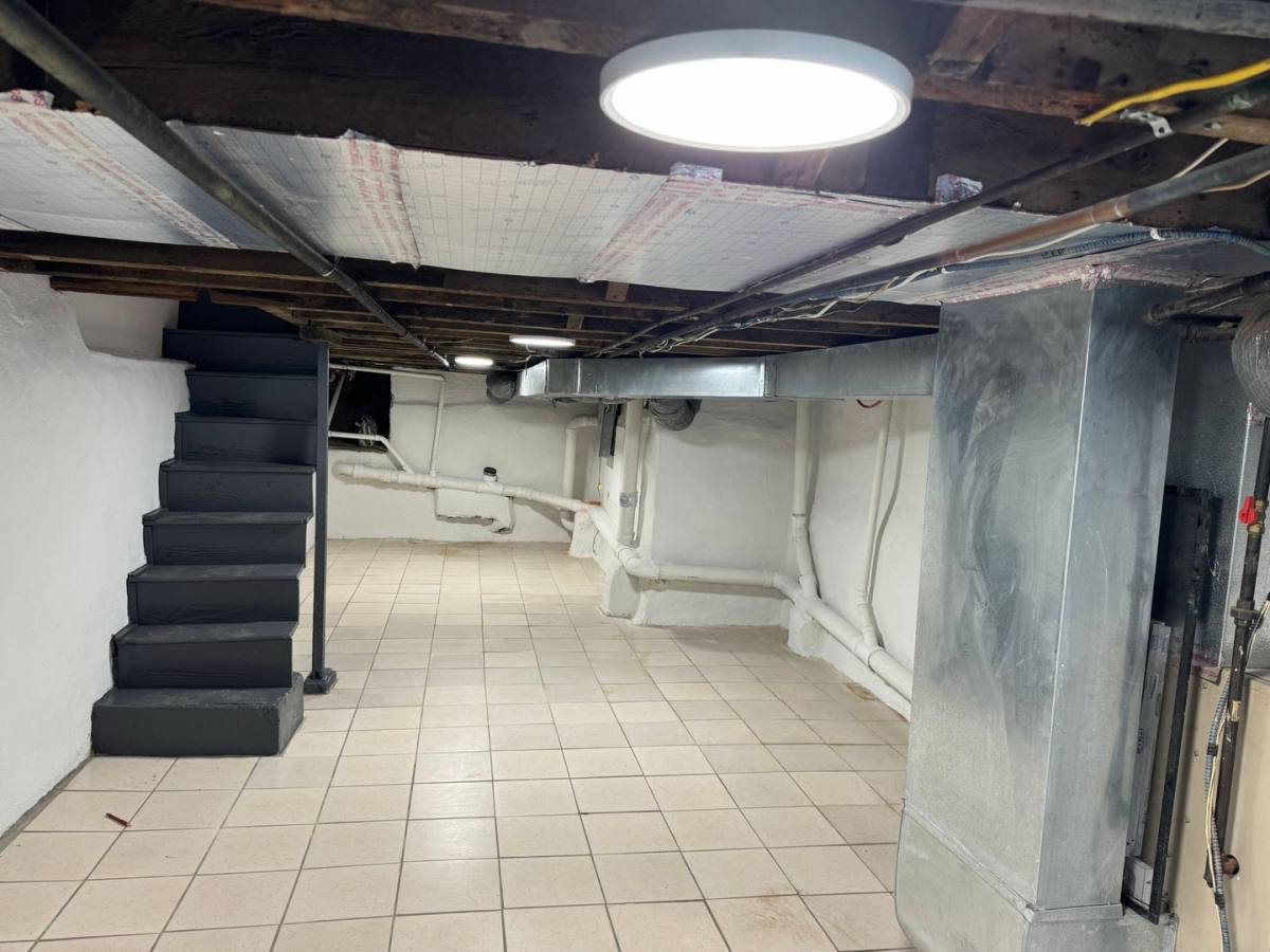 House for rent at 2445 S Watts St, Philadelphia, PA 19148