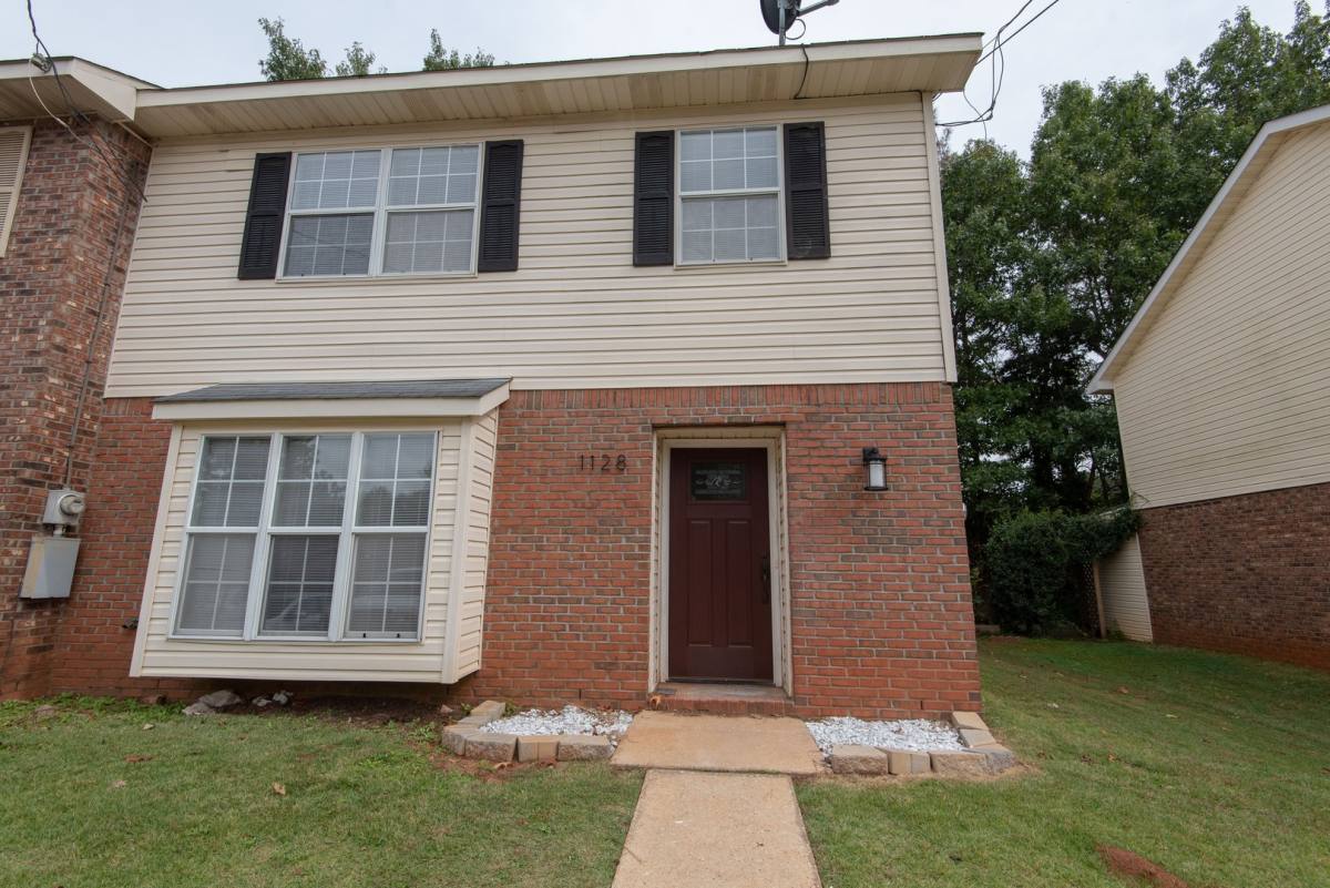 Townhouse for rent at 1128 Chinook St, Auburn, AL 36830