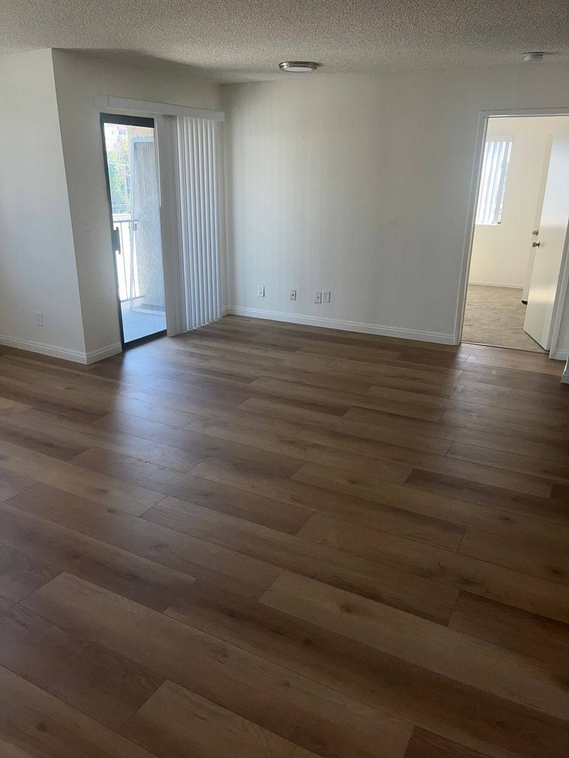 Apartment for rent at 4225 Del Mar Ave, Los Angeles, CA 90029