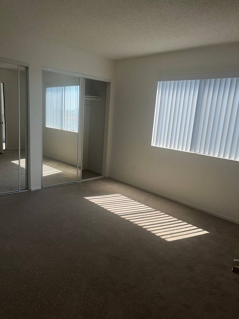 Apartment for rent at 4225 Del Mar Ave, Los Angeles, CA 90029