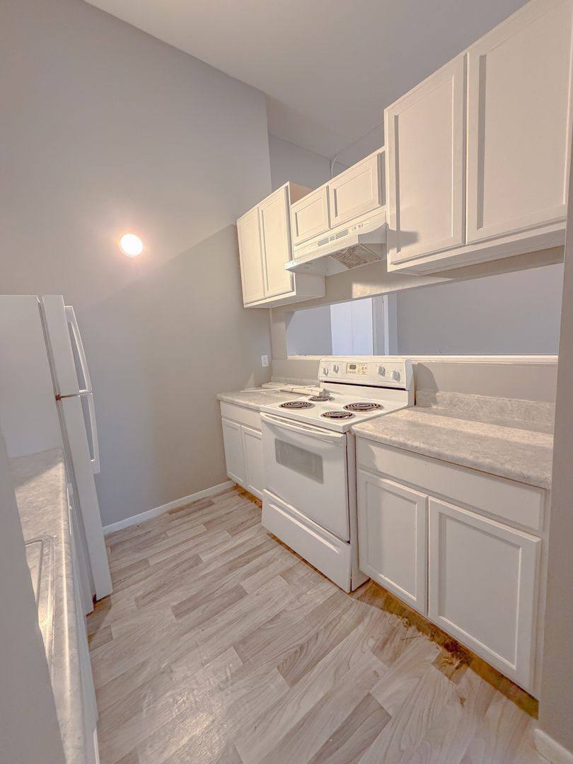 Apartment for rent at 1012 S 24th St, Omaha, NE 68108