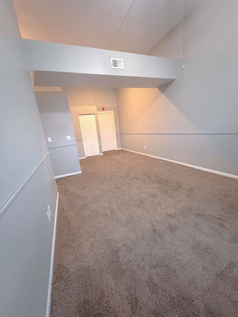 Apartment for rent at 1012 S 24th St, Omaha, NE 68108