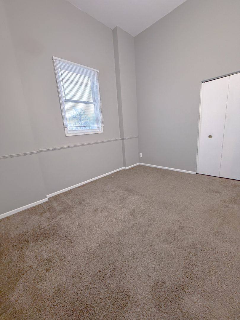 Apartment for rent at 1012 S 24th St, Omaha, NE 68108