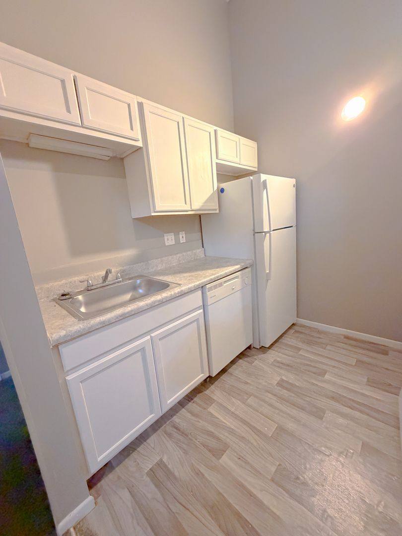 Apartment for rent at 1012 S 24th St, Omaha, NE 68108
