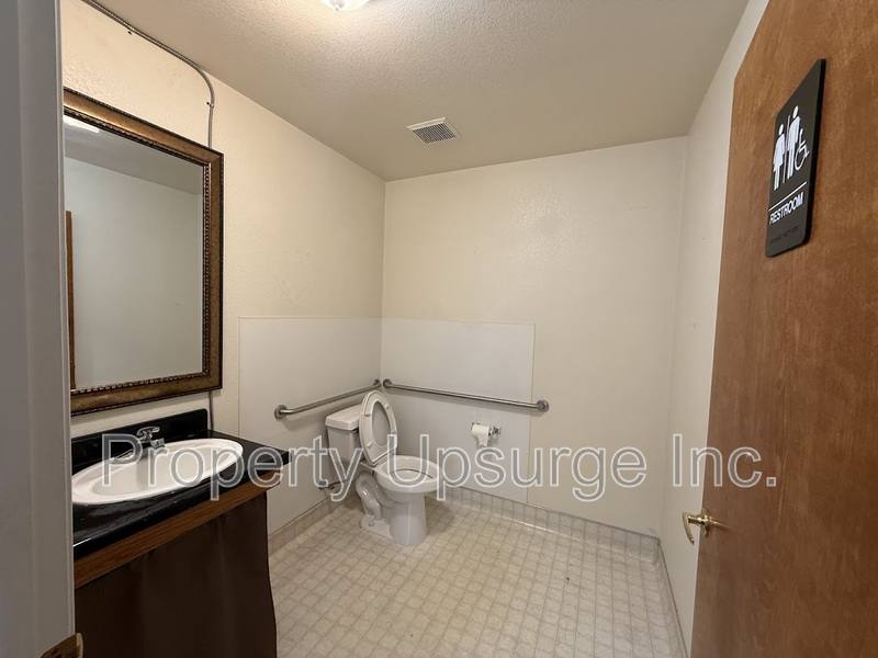 Apartment for rent at 3404 Bechelli Lane - C, Redding, CA 96002