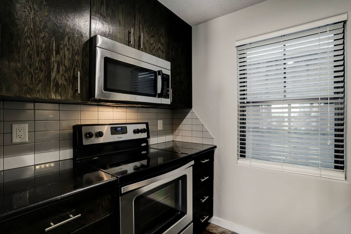 Apartment for rent at 1501 Hyde Park, Houston, TX 77006